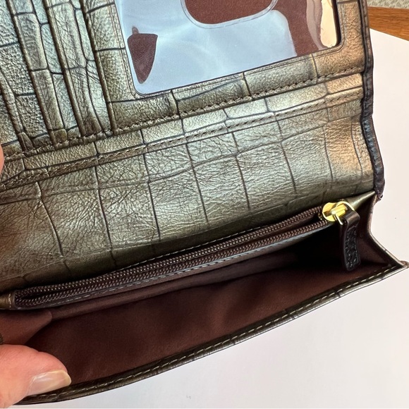 NWOT Brahmin Amelia and Debra Wallet (EUC) in Bronze Templo HTF and Retired - Picture 16 of 17